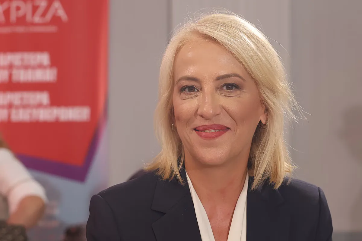 Rena Dourou à la DEΘ : la gauche doit redevenir majoritaire
