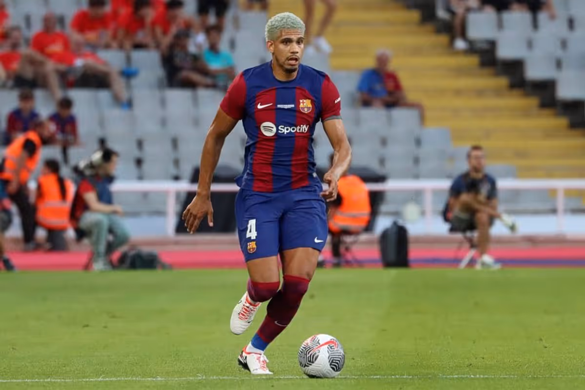 Ronald Araújo sur le point de finaliser son transfert à Liverpool
