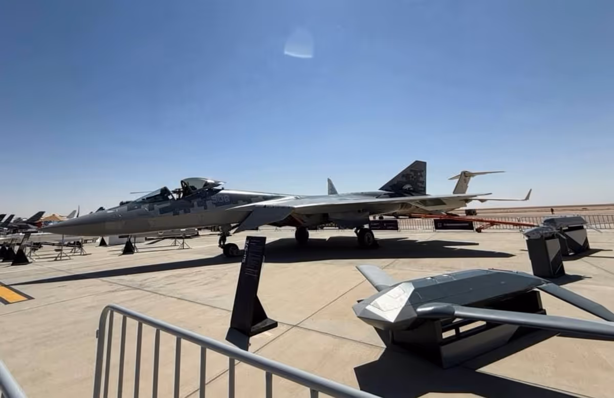Russie présente Su-57 et missiles-drone au salon aérien d'El Alamein