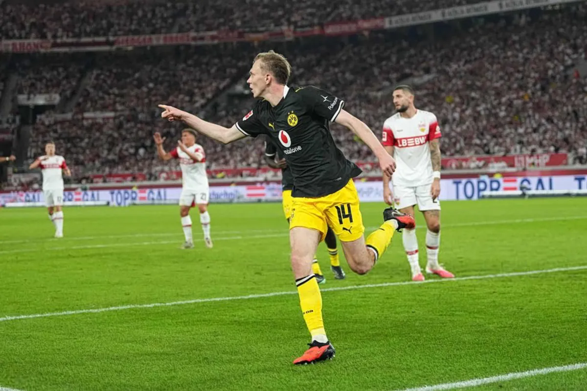 Stuttgart – Dortmund 0-1 : le « 4×4 » des Westphaliens, Karetas de retour