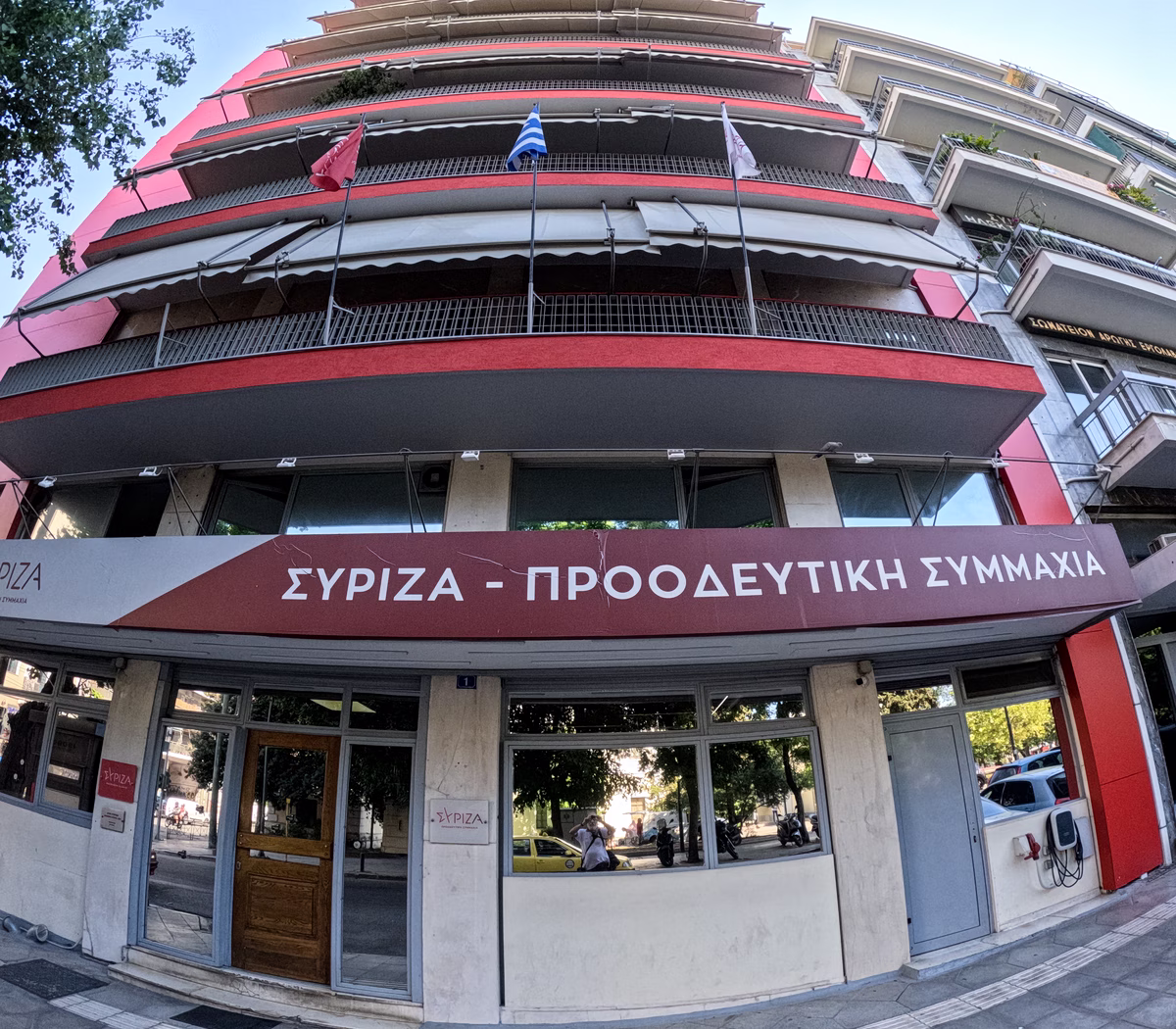 Syriza reproche à Mitsotakis d’omettre les violations israéliennes et le Sinaï à El Alamein
