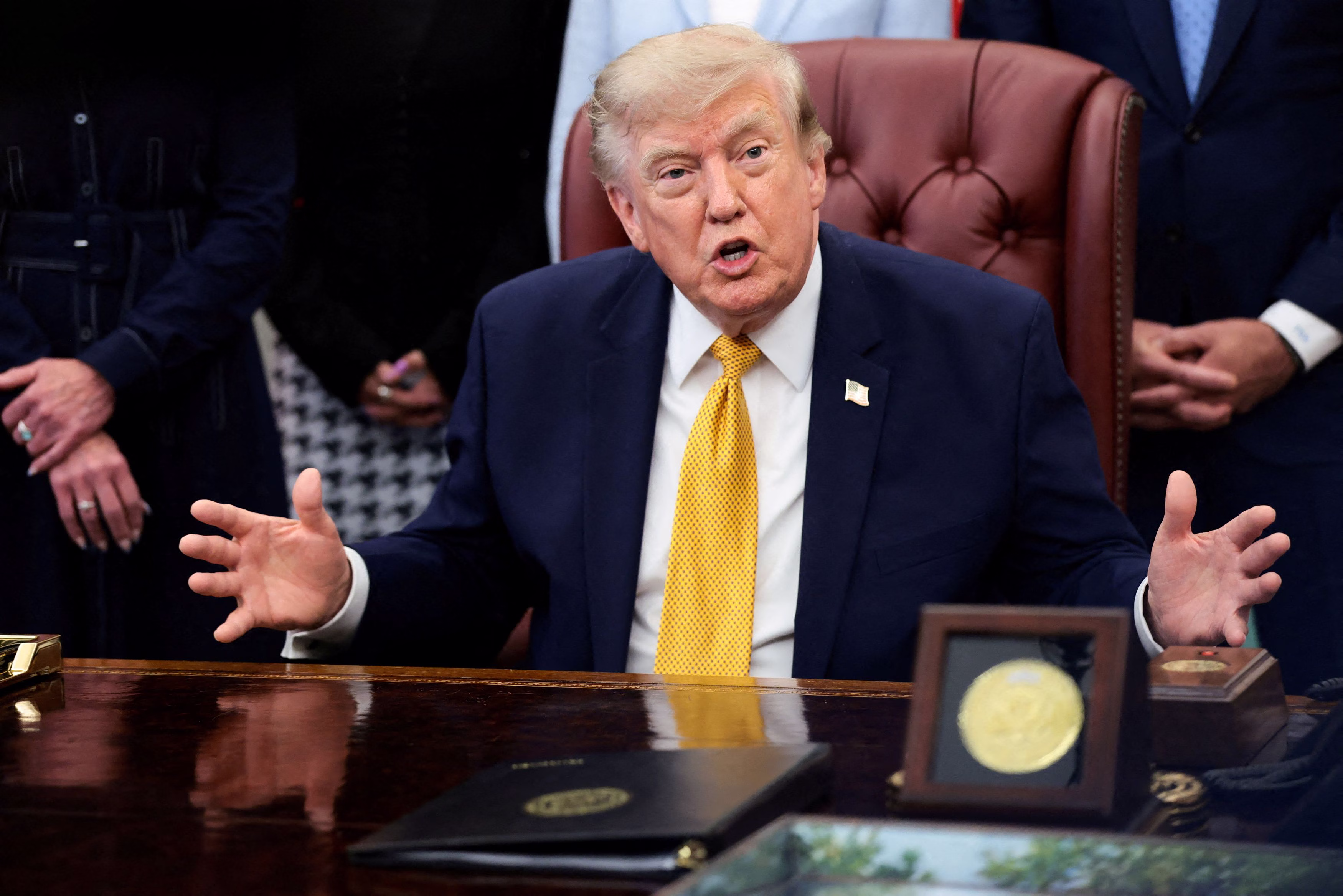 Tensions persistantes : Trump affirme des négociations avec l'Iran, Téhéran dément formellement