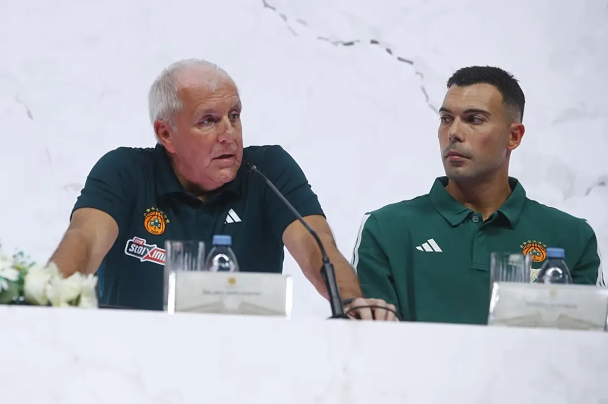 Željko Obradović, Kostas Sloukas et les entraîneurs des équipes participantes ont salué l’héritage de Pavlos Giannakopoulos et évoqué les enjeux de la préparation avant le début de la saison.