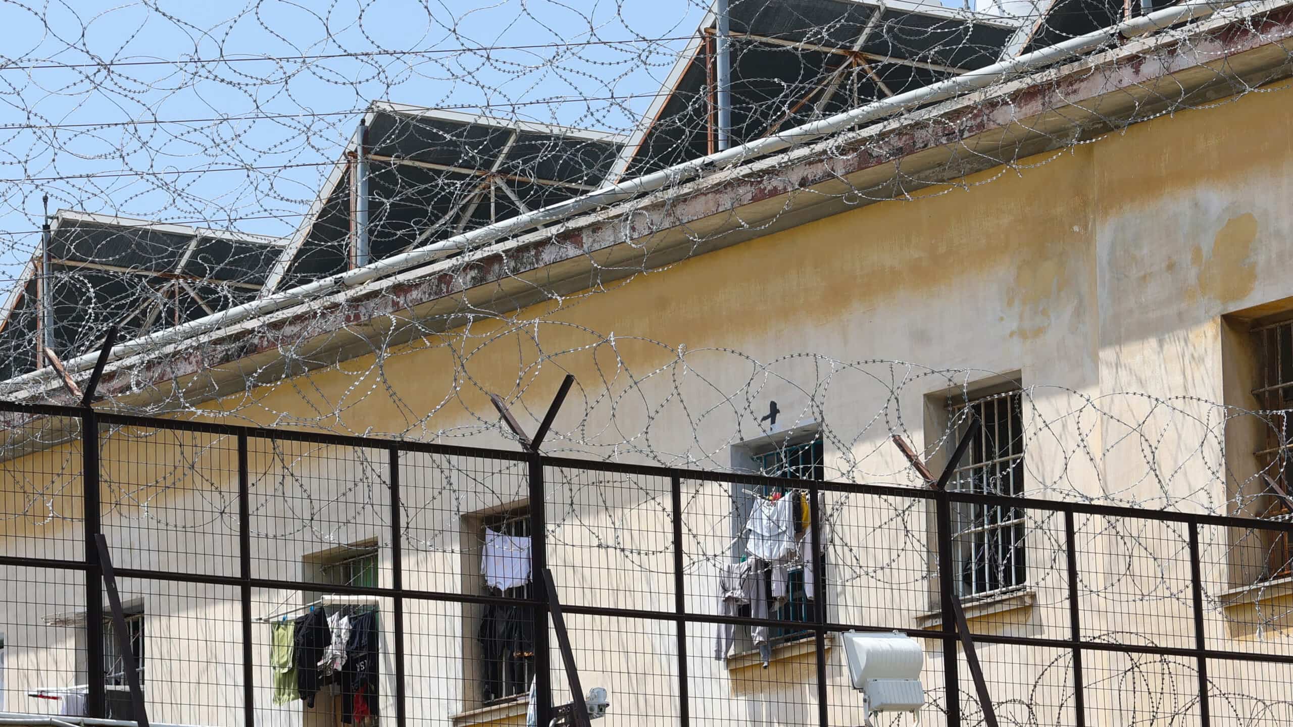 Trois détenus hospitalisés après un incendie dans une cellule de la prison de Diavata à Thessalonique