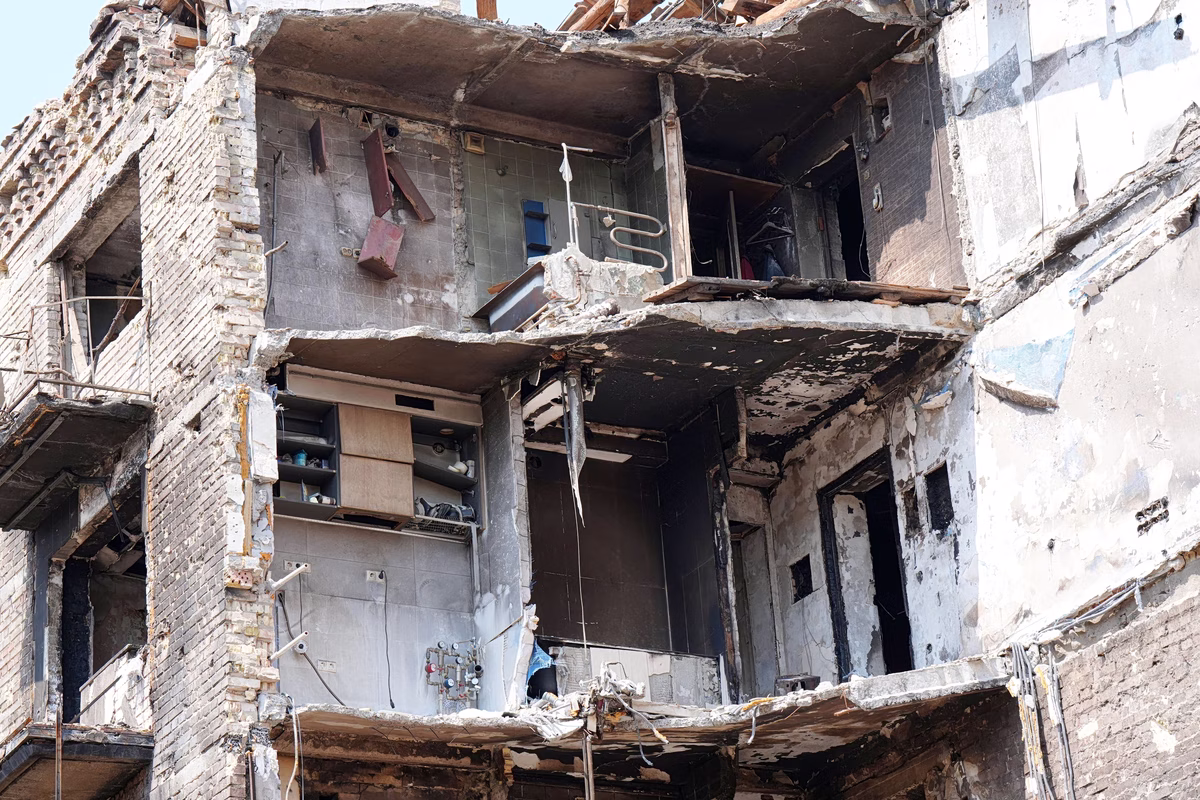 Trois Victimes Suite à des Frappes Russes dans le Nord-Est de l'Ukraine