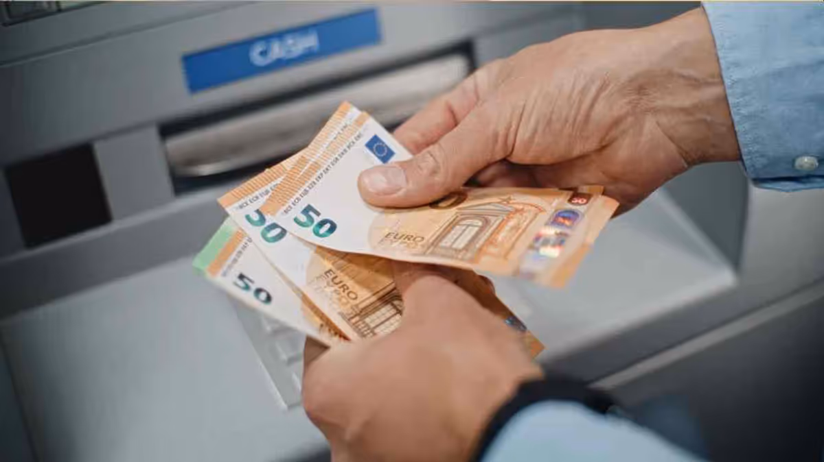 Un Aperçu Détaillé des Paiements e-EFKA et DYPA Prévus Jusqu'au 14 Août