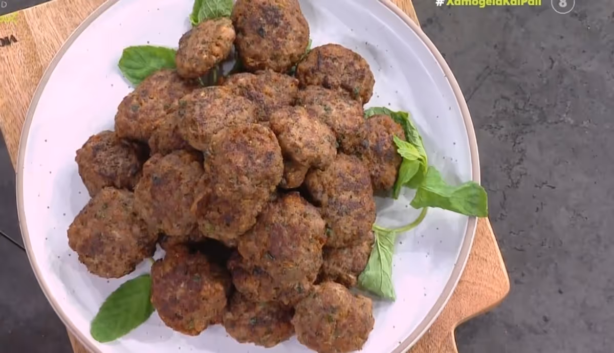 Un festin méditerranéen : Boulettes de viande insulaires et pommes de terre écrasées