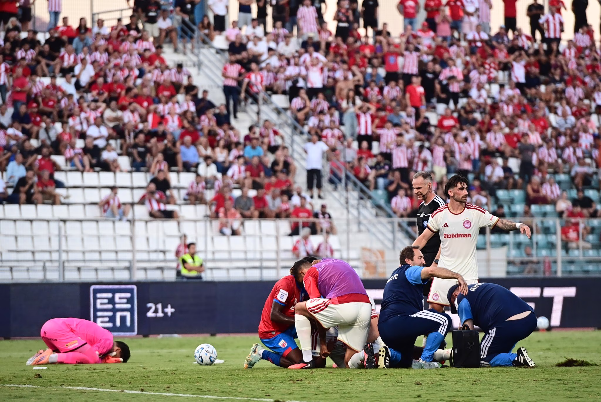 Volos – Olympiacos : blessure choquante d’Ayoub El Kaabi, transporté à l’hôpital de Volos