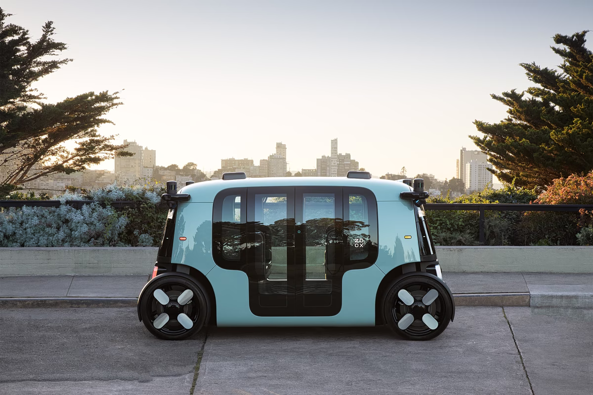 Zoox, filiale d'Amazon, pionnière des taxis robotisés aux États-Unis avec une approbation historique