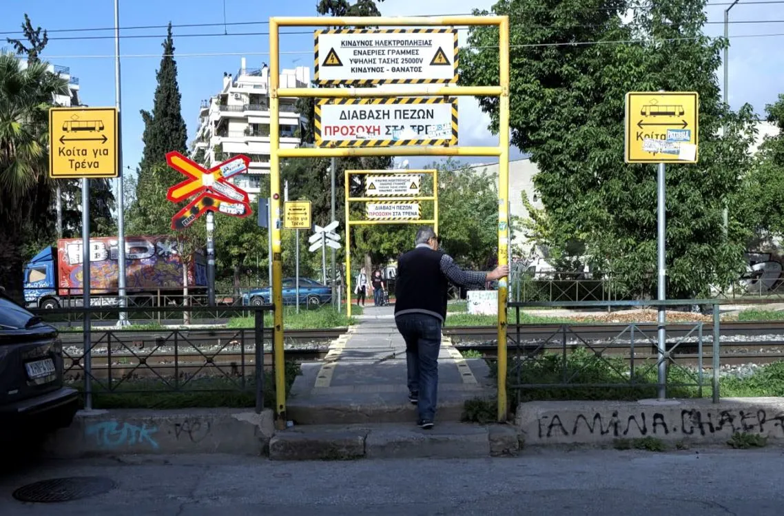Modernisation des passages à niveau en Grèce : le blocage