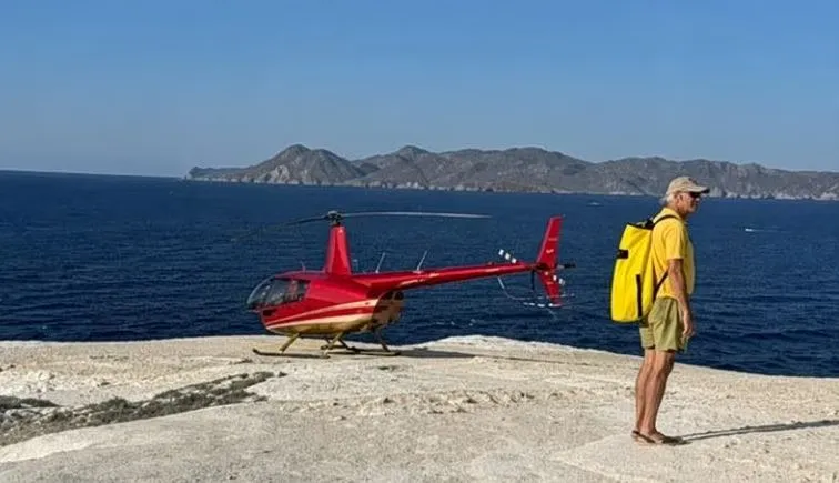 Enquête sur l'atterrissage d'un hélicoptère à Sarakiniko, Milos : La conformité réglementaire examinée