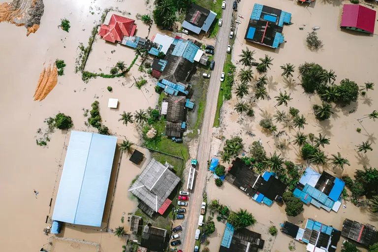 Crise climatique : comment les ultra-riches profitent du chaos