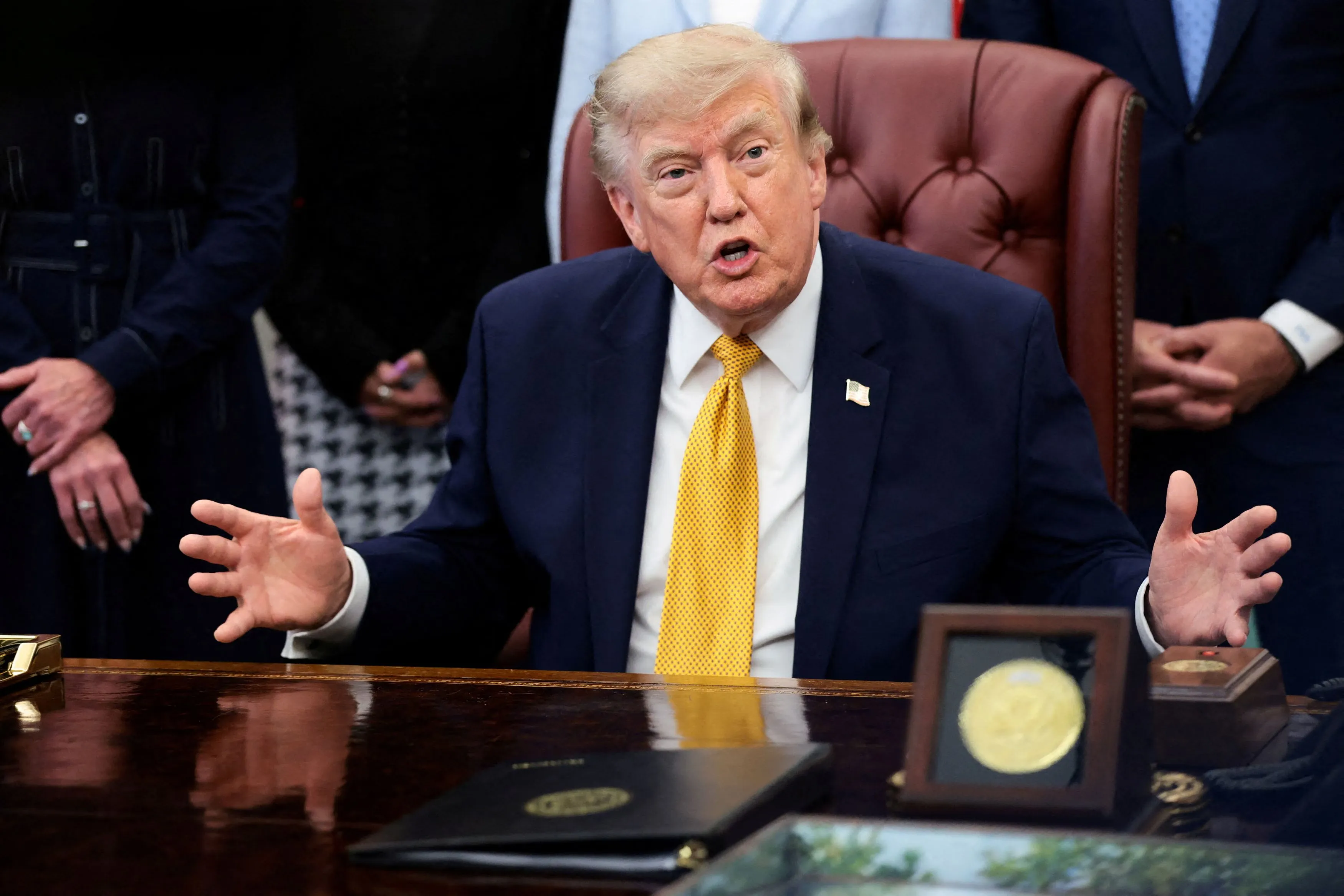 Tensions persistantes : Trump affirme des négociations avec l'Iran, Téhéran dément formellement