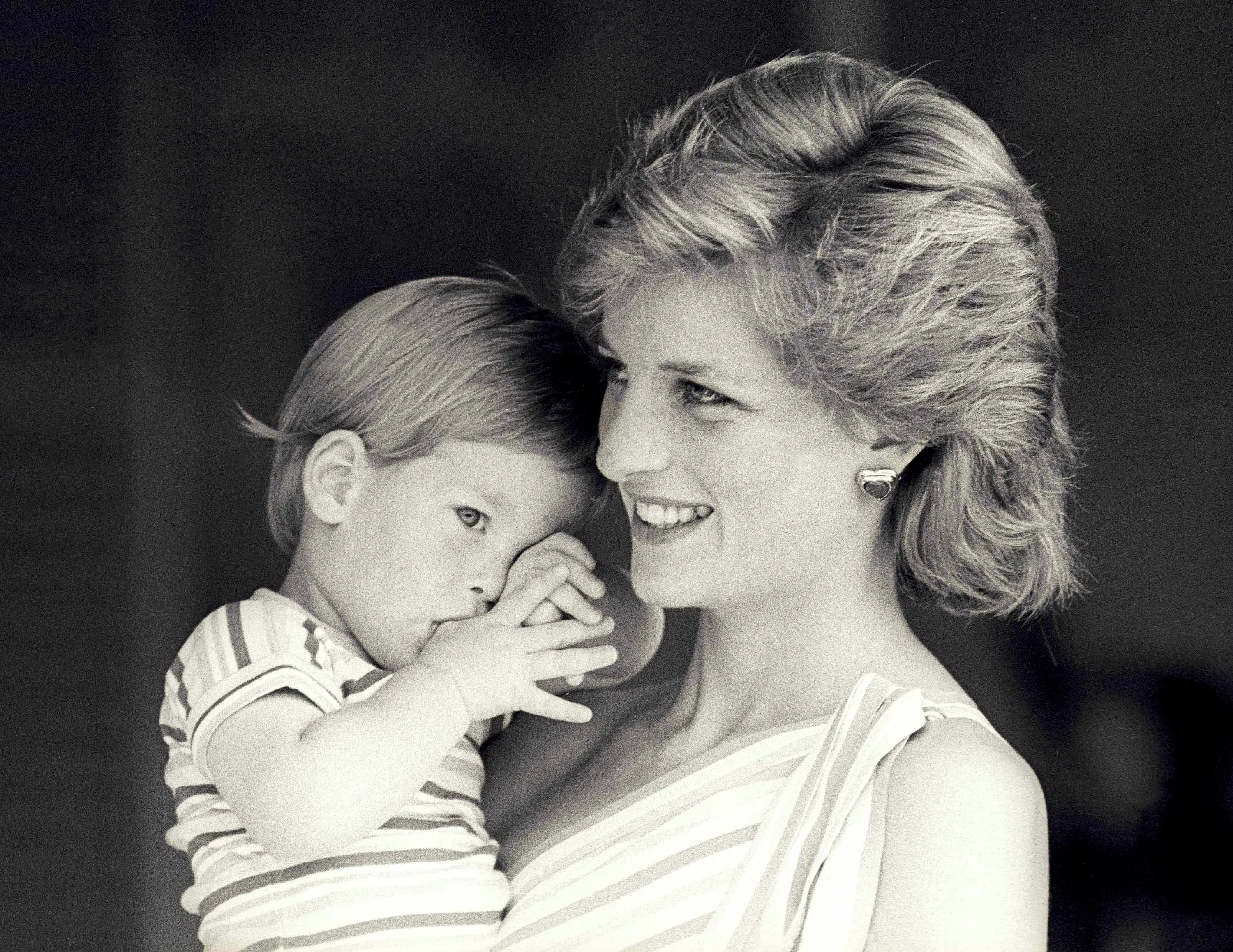 Le prince Harry serait retourné en Grande-Bretagne pour Diana, selon la Daily Mail