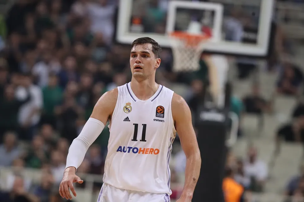 Les Cavaliers signent puis libèrent Hezonja selon des rumeurs américaines