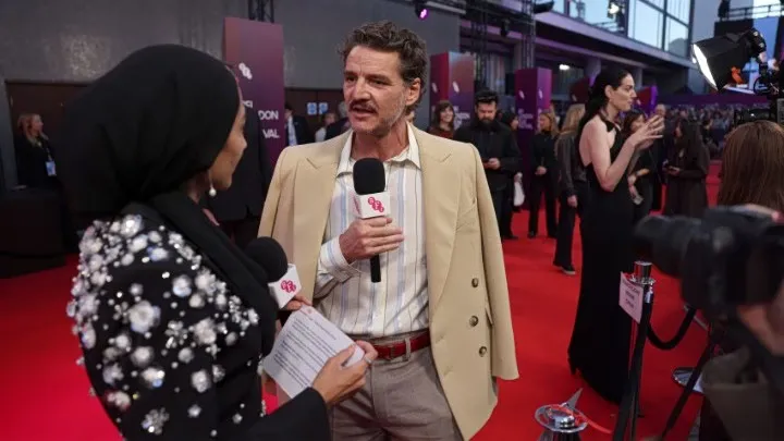 Pedro Pascal Behemoth : le violoncelle comme défi