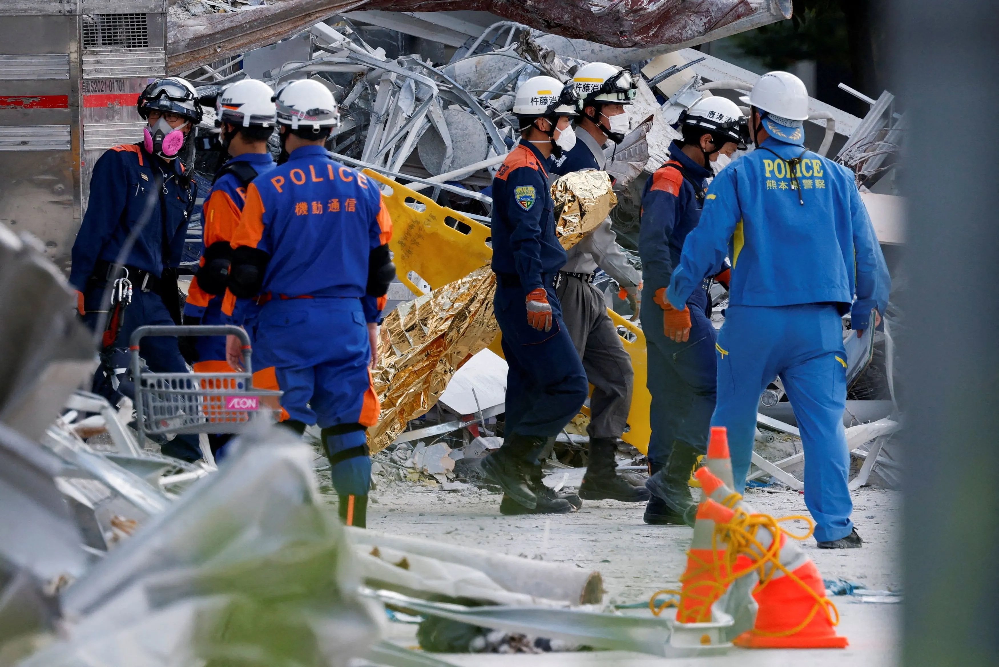 Japon : Le bilan du séisme s'alourdit, des dizaines de milliers de foyers sans services essentiels