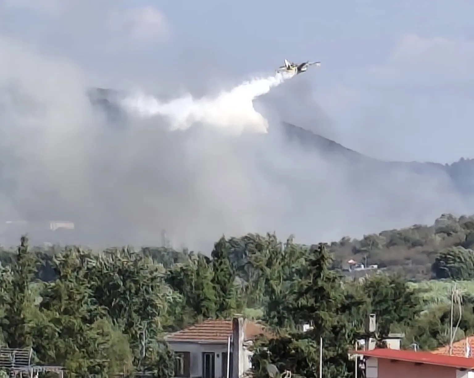 Incendie au Thesprotiko de Preveza : cinq moyens aériens mobilisés