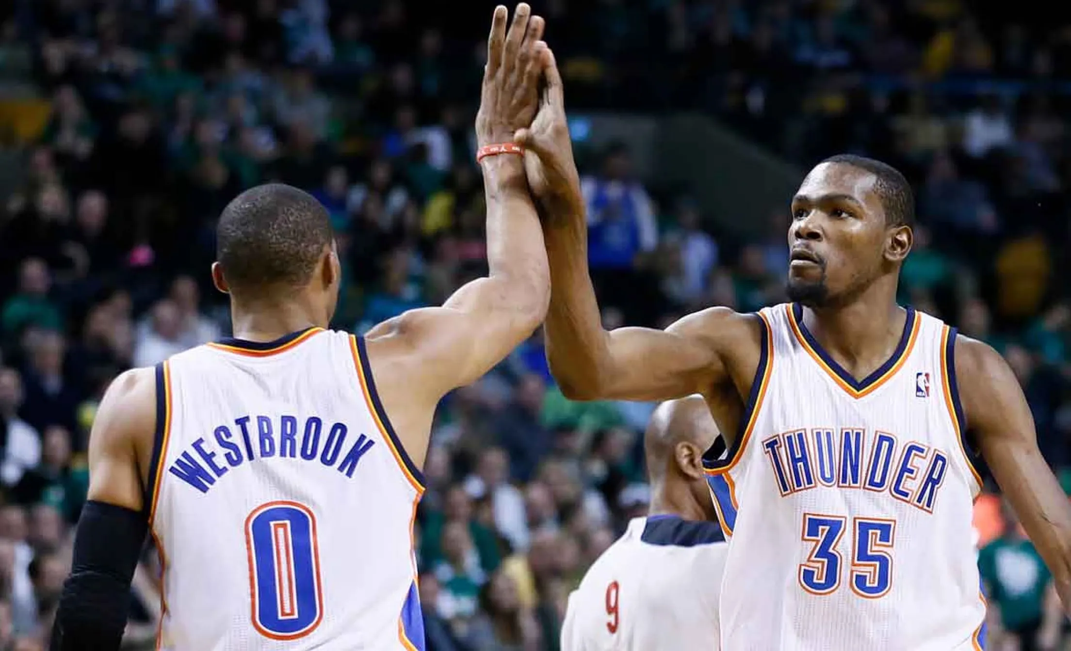 Kevin Durant Rend Hommage à Russell Westbrook : Une Carrière Exemplaire Saluée