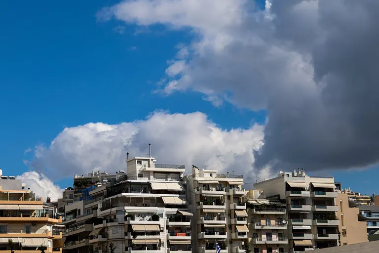 Crise du logement à Athènes : un salaire ne suffit plus