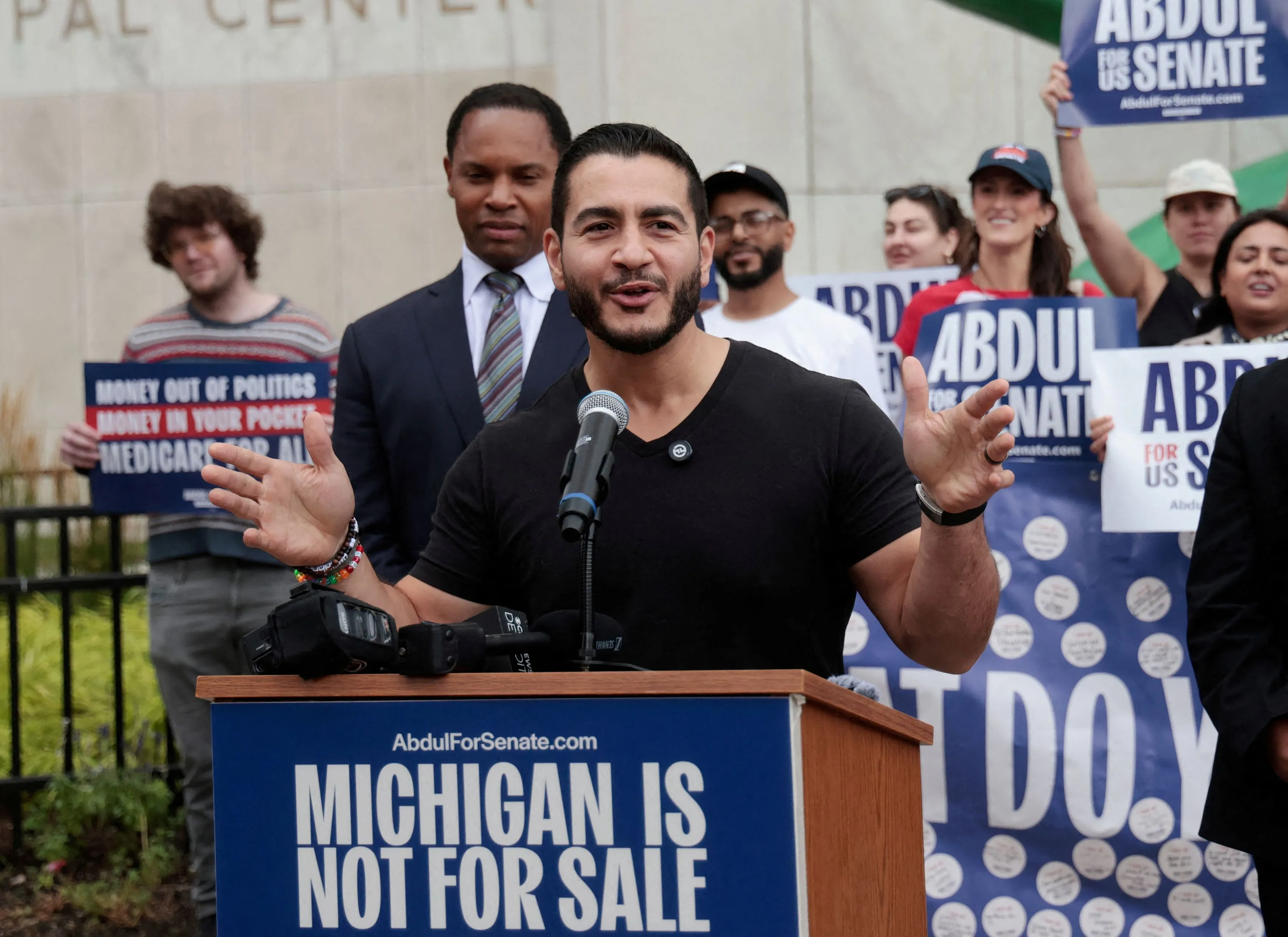 Abdul El-Sayed triomphe aux primaires démocrates du Michigan et vise le Sénat
