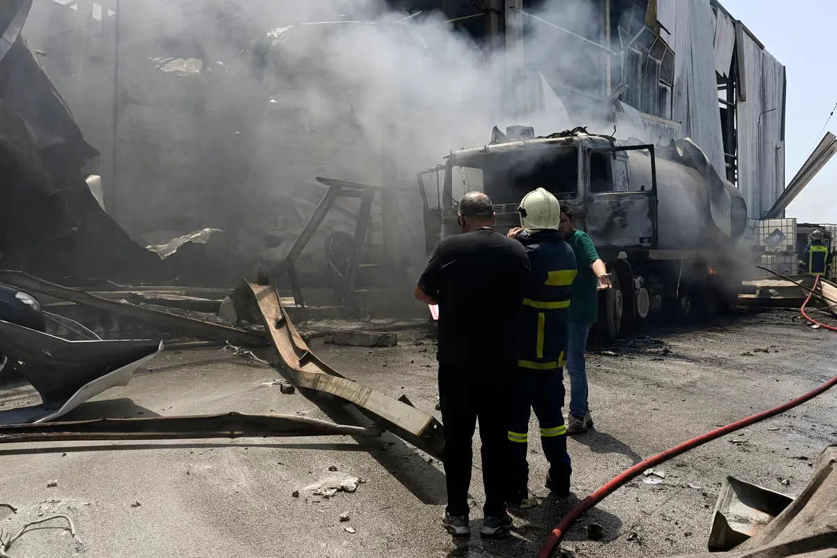 Le PASOK Réagit à l'Explosion à Corinthe : La Sécurité au Travail est Primordiale