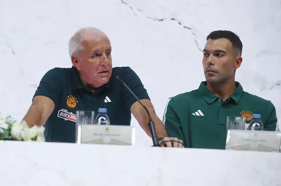 Željko Obradović, Kostas Sloukas et les entraîneurs des équipes participantes ont salué l’héritage de Pavlos Giannakopoulos et évoqué les enjeux de la préparation avant le début de la saison.