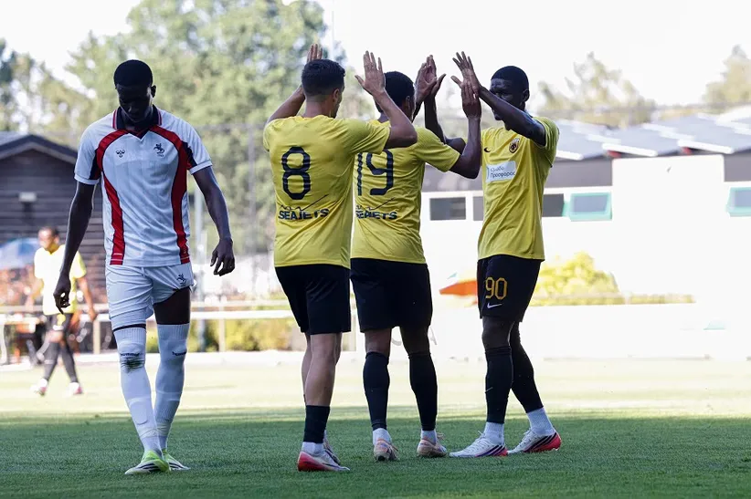 L'AEK Affronte Saint-Trond dans Dernier Match Amical aux Pays-Bas