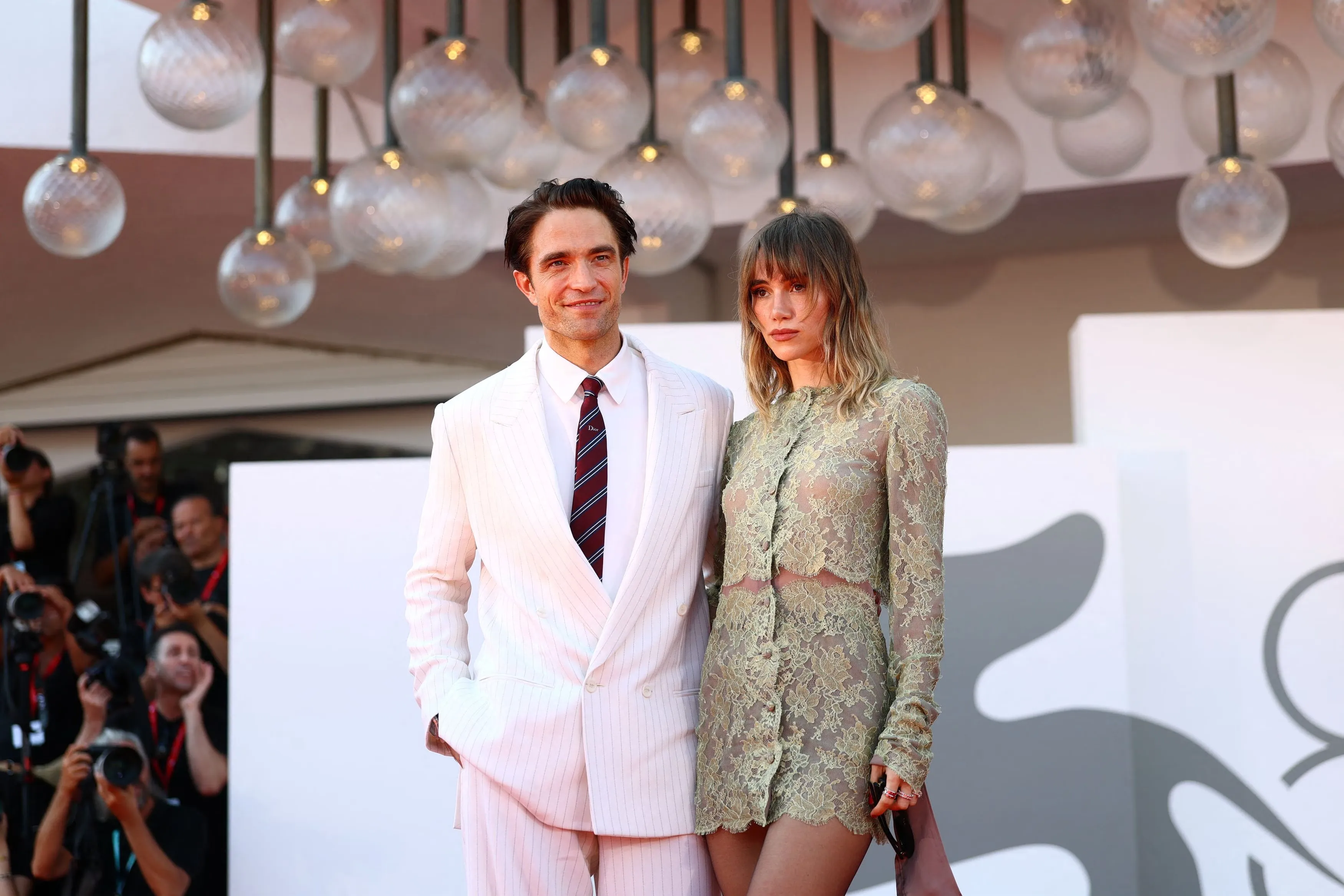 Suki Waterhouse n'a pas de problème avec le népotisme