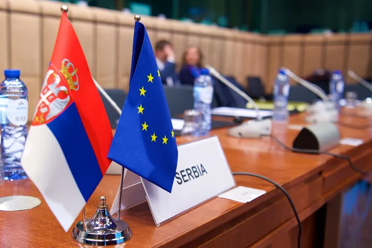 Victoire électorale des étudiants en Serbie : l'UE annonce son soutien