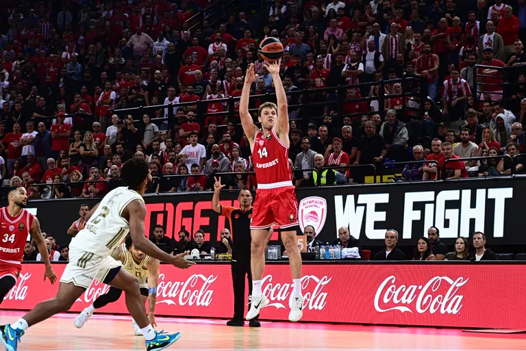 Olympiakos Fenerbahçe 61-64 : l'Olympiakos chute en fin de match