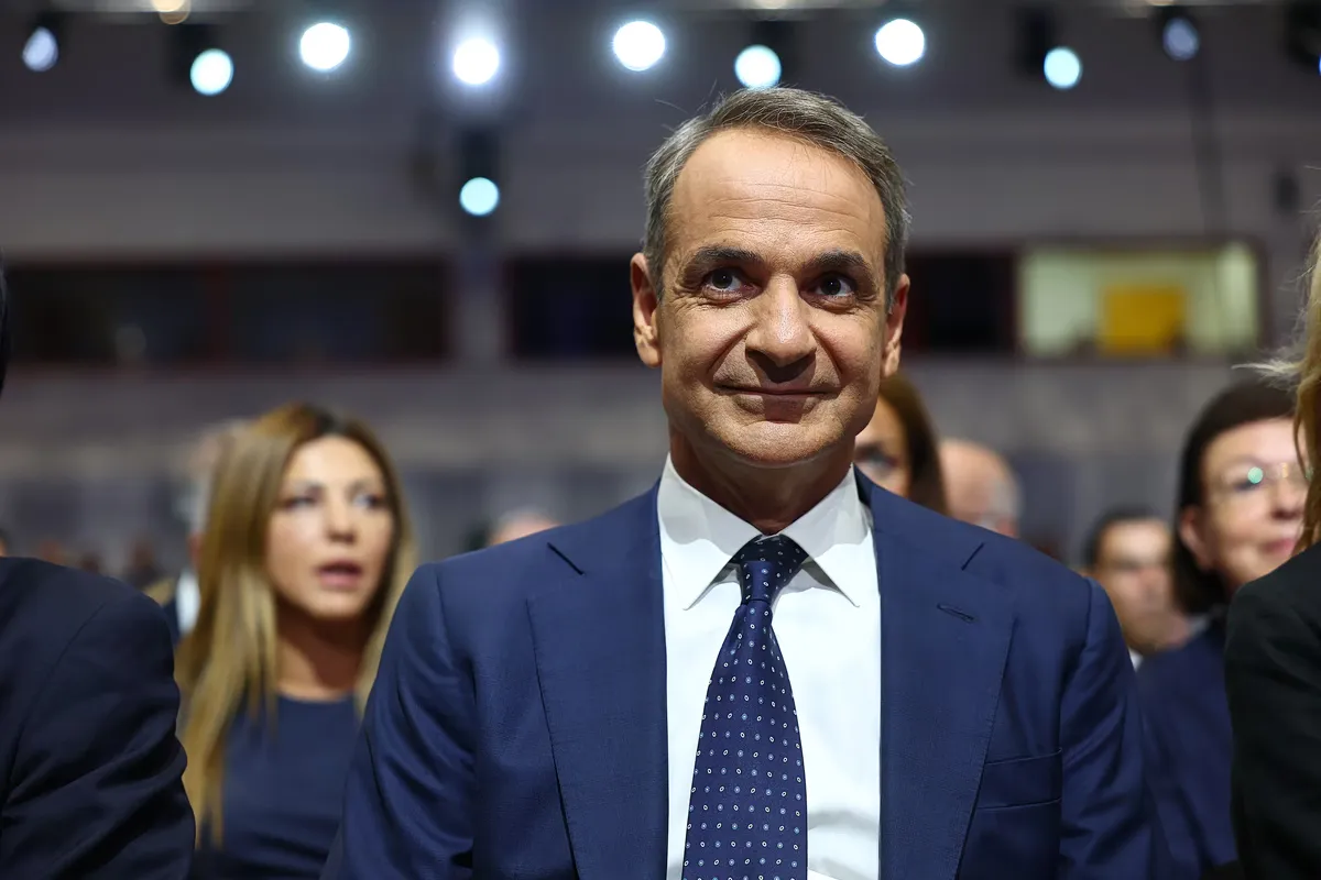 Mitsotakis à la 90e DETH : vision d’un saut de prospérité et mesures pour les professionnels