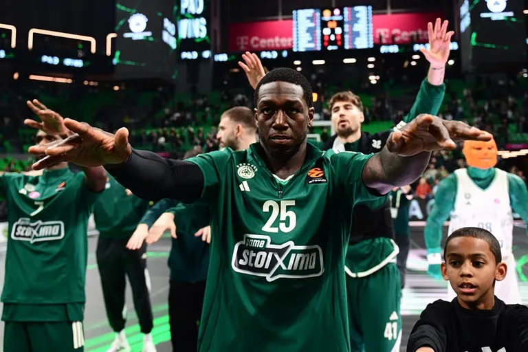 Panathinaïkos bat l'Armani Milano : le retour de Nunn