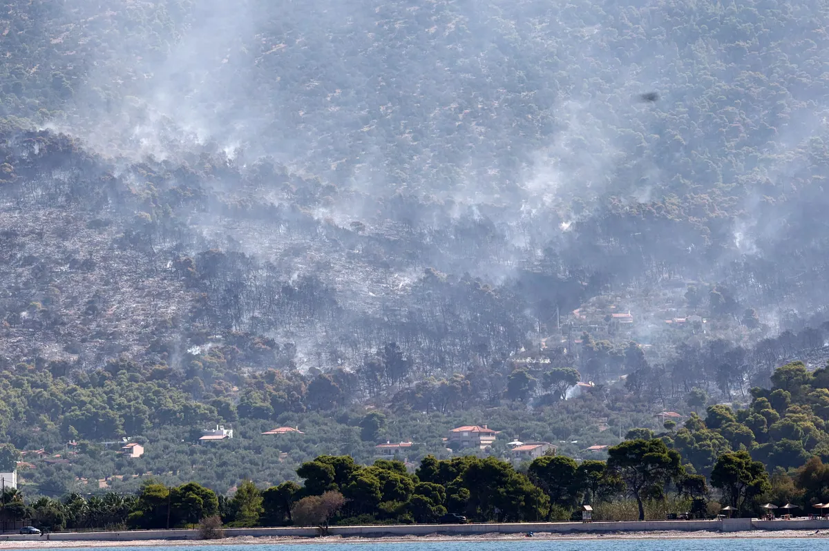 La Grèce face à des risques d'incendie accrus : Appel à la prudence et bilan des arrestations