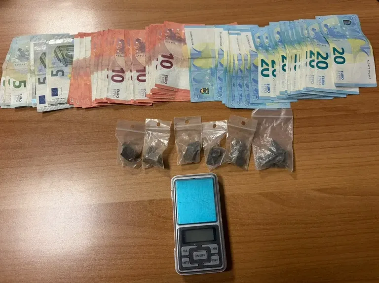 Trafic de drogue à Athènes : un homme arrêté à l'Omonoia