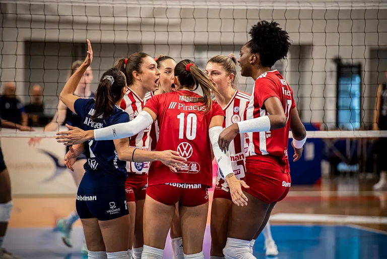 AO Thiras – Olympiakos 2-3 : Olympiakos l'emporte de justesse