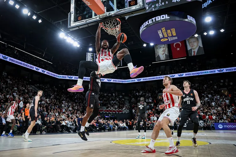 Victoire de l'Olympiakos à Istanbul : un succès crucial en EuroLeague