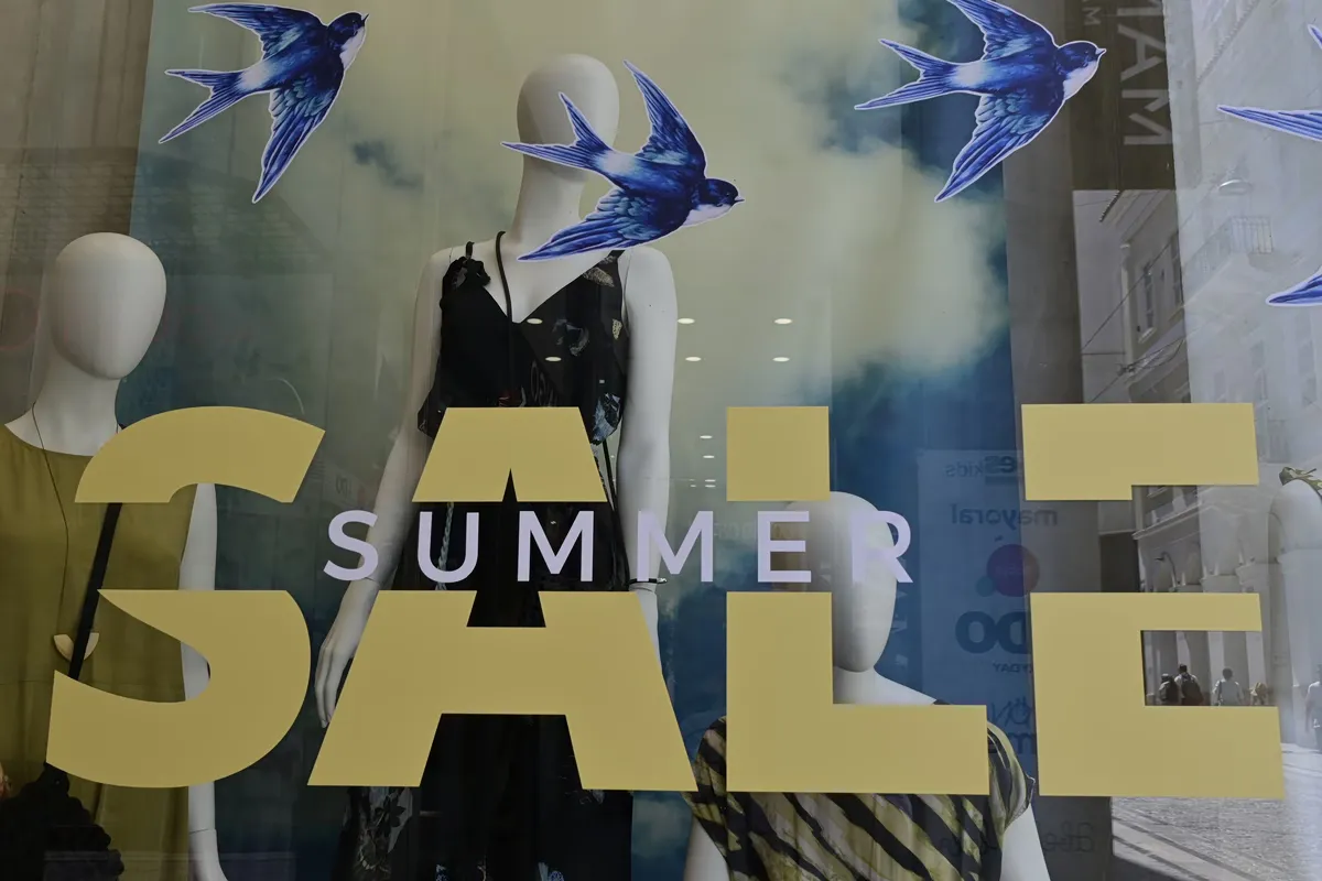 Les soldes d'été : entre attentes déçues et réels bénéfices pour le commerce