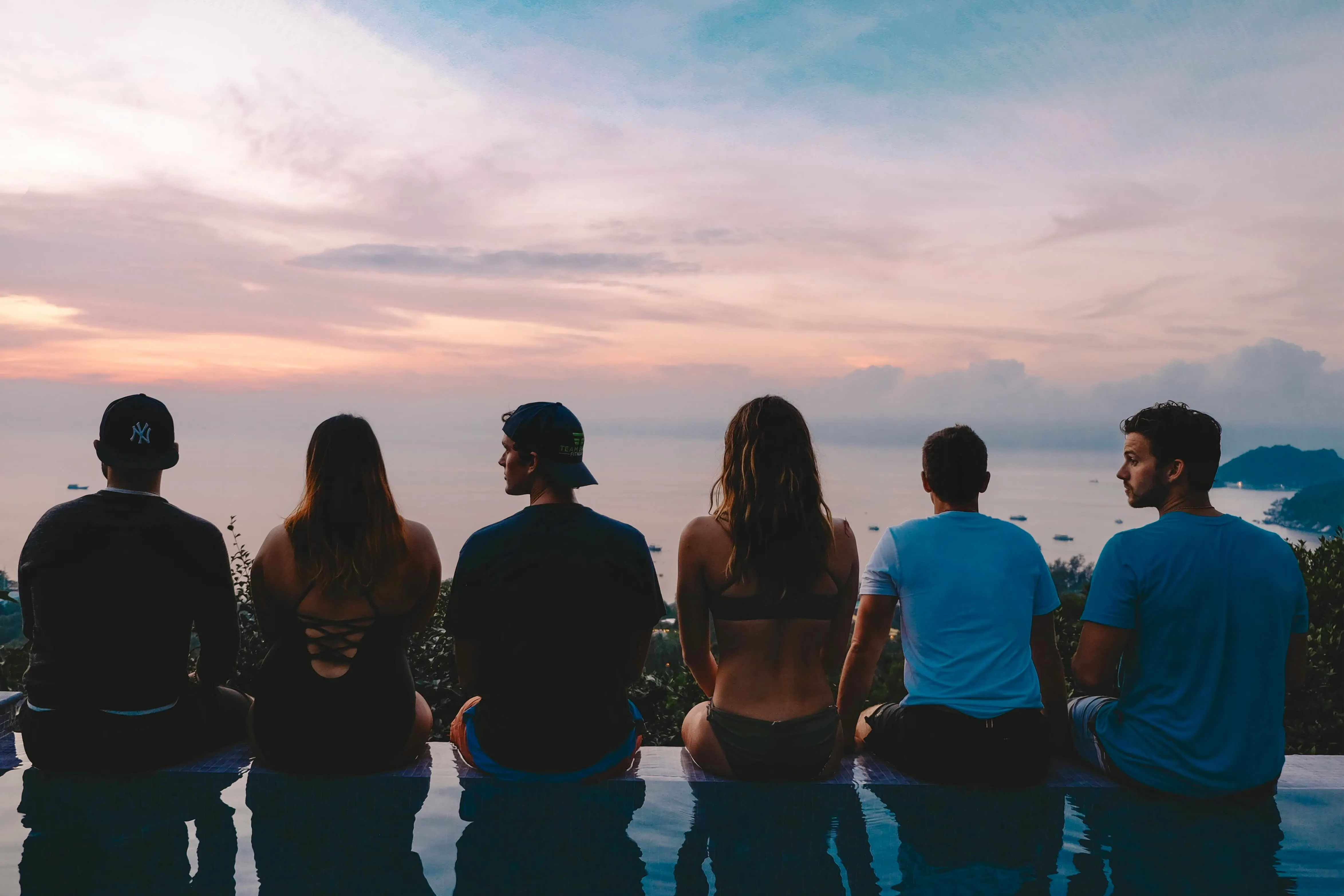 La Gen Z face aux défis financiers des vacances entre amis : une étude révèle des tensions