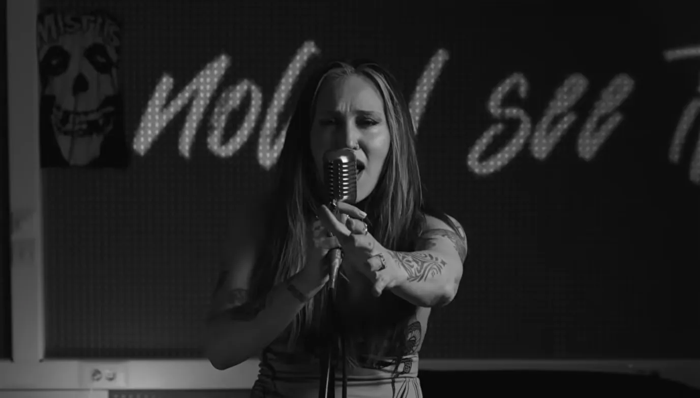 Pénélope Anastasopoulou Lance "The Unforgiven II" Suite à la Reconnaissance de Metallica