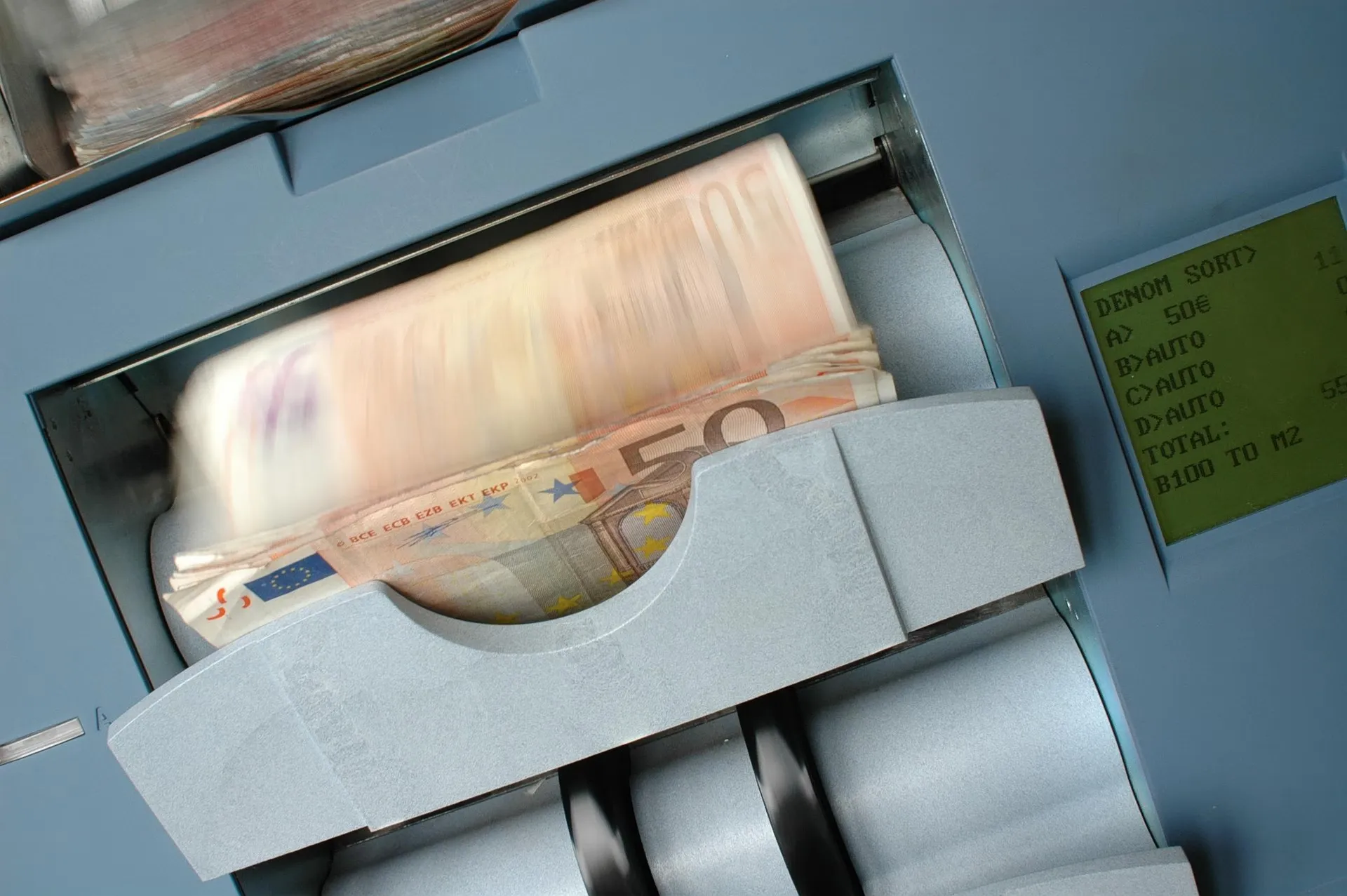 Calendrier des paiements e-ΕΦΚΑ et ΔΥΠΑ jusqu'au 14 août : Une analyse détaillée