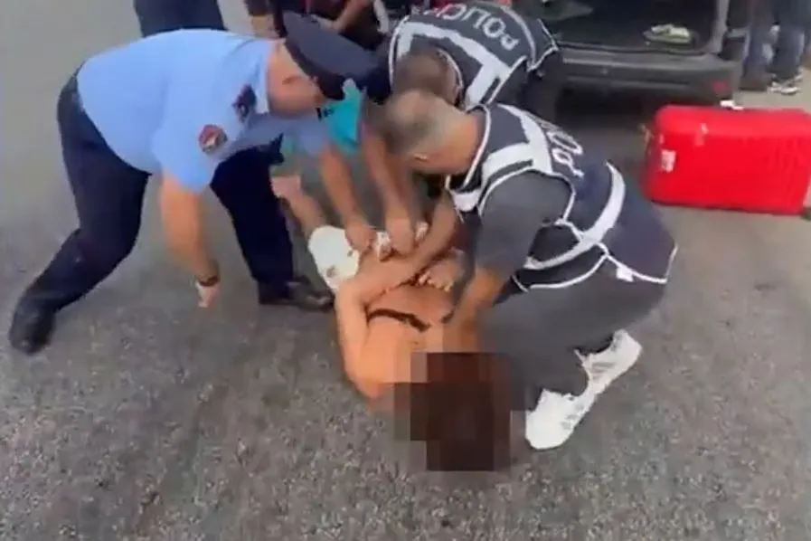 Nouvelles révélations sur l'homicide d'un touriste portugais en Albanie et l'arrestation spectaculaire du suspect