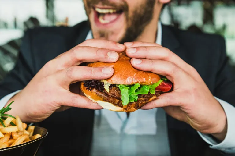 Pourquoi avons-nous plus faim certains jours ? Analyse des causes