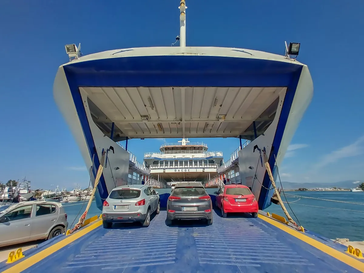 Que faire en cas d'accident de voiture dans le garage d'un ferry ?