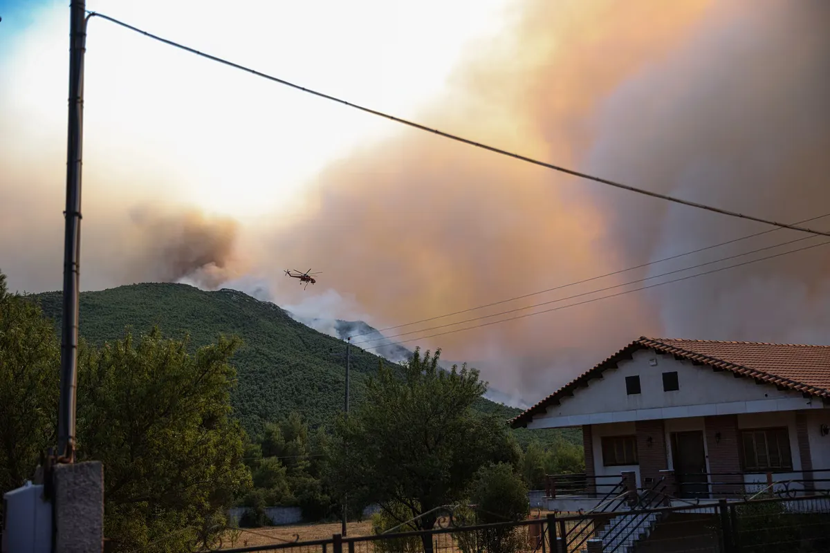 Les vents violents rendent difficile le contrôle des incendies, selon un expert