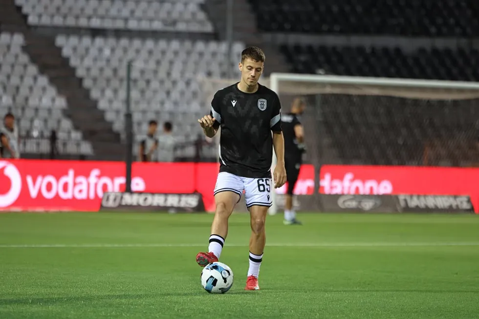 Dortmund en tête de la course pour Konstantelias