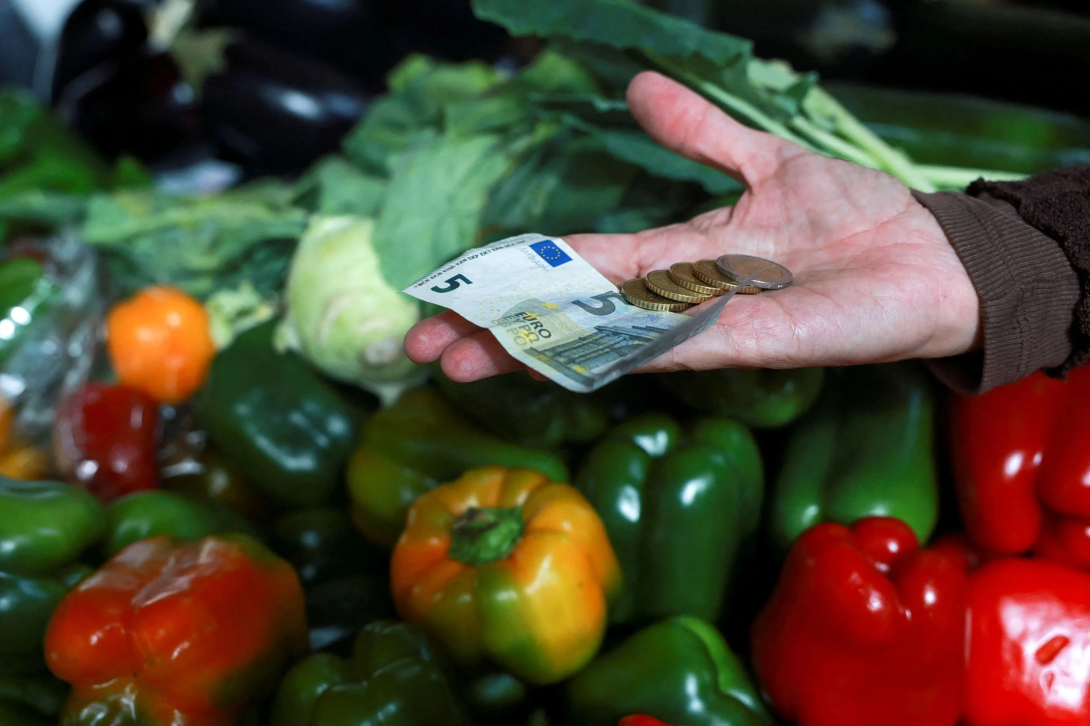 Coupons repas en France : vers les supermarchés et baisse du diesel