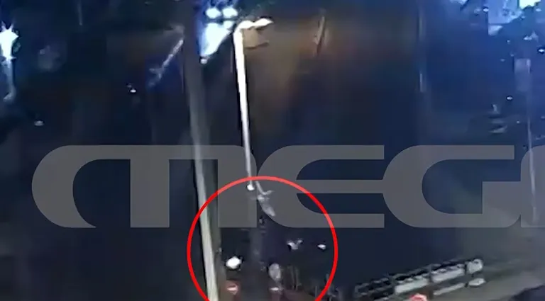 Accident de moto à Kallithea : les images de la collision