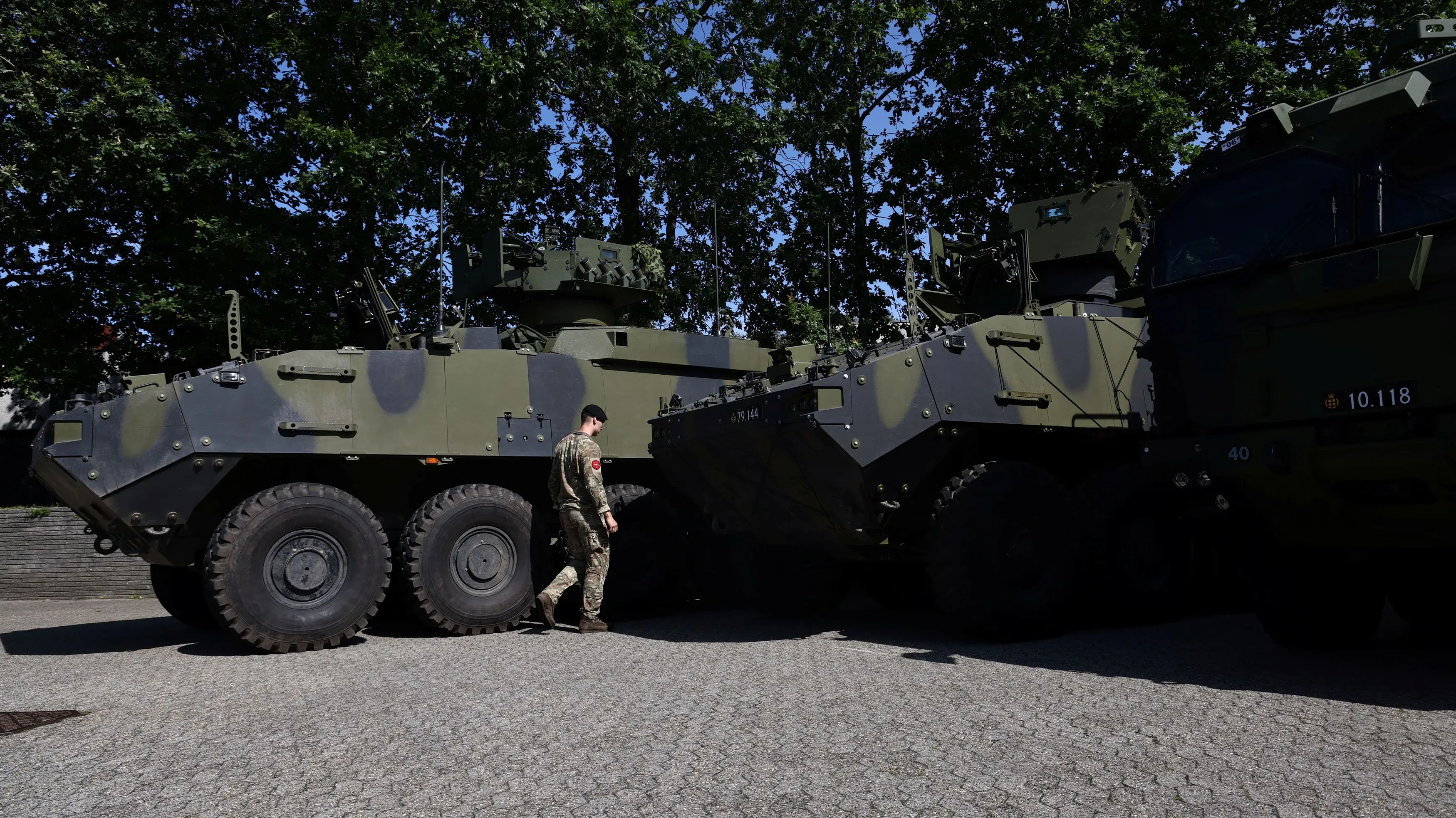 La durée du service militaire au Danemark prolongée et étendue aux femmes face aux tensions géopolitiques