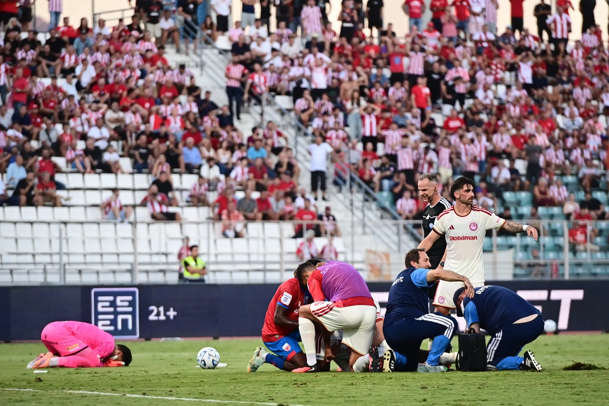 Volos – Olympiacos : blessure choquante d’Ayoub El Kaabi, transporté à l’hôpital de Volos